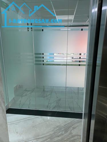 Toà nhà văn phòng HXH 175/37 Nguyễn Thiện Thuật - P.1 - Q.3 - 2