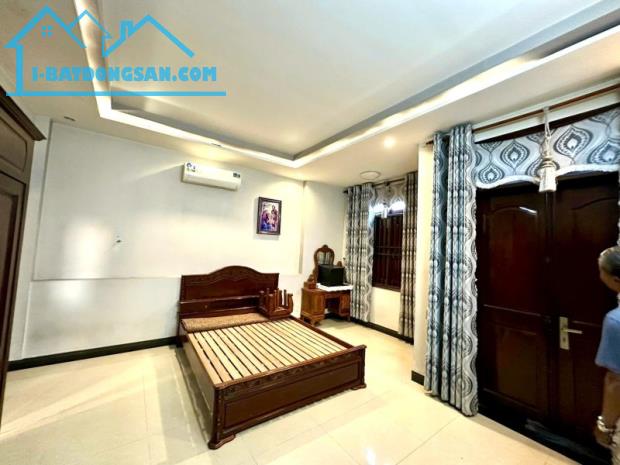 Bán nhà mặt phố Bình Phú, Thủ Đức, 80m², 8.8 tỷ, 3 tầng, 4PN - 4