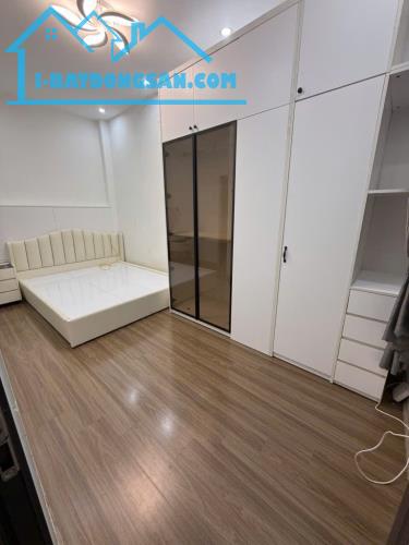 Nhà riêng sát phố, công viên, đẹp và hiếm, trung tâm quận Hai Bà Trưng, 28m2, 4 tầng, 3 - 4