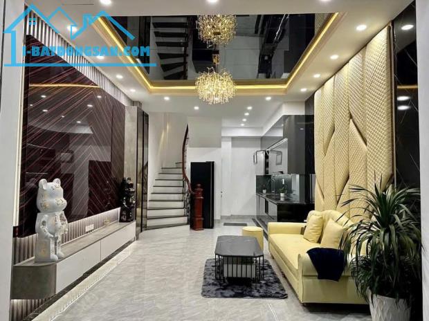 Bán gấp Nhà Nguyễn Lân - Thanh Xuân, Ngõ Ô Tô 10m Ra Phố, DT 38m2. Giá 10 tỷ.