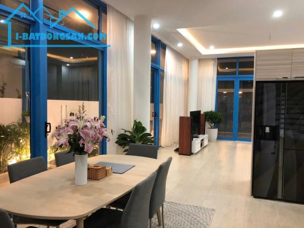 Bán Villa lô góc Chế Lan Viên sát biển dòng tiền 80 triệu/ tháng giá cực tốt - 1