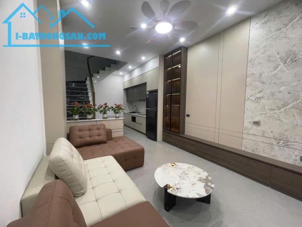 NHÀ ĐẸP GIÁ HỜI VIỆT HƯNG LONG BIÊN, GẦN PHỐ, 45M2 - 5T CÓ 6.X TỶ