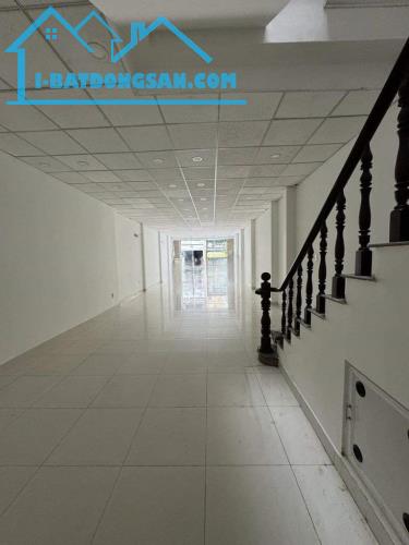 Xoay vốn bán gấp nhà đường Phó Cơ Điều, Quận 11. Giá 2tỷ450. Hẻm 6m ô tô. Diện tích 55m2 - 4
