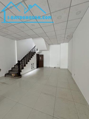 Xoay vốn bán gấp nhà đường Phó Cơ Điều, Quận 11. Giá 2tỷ450. Hẻm 6m ô tô. Diện tích 55m2