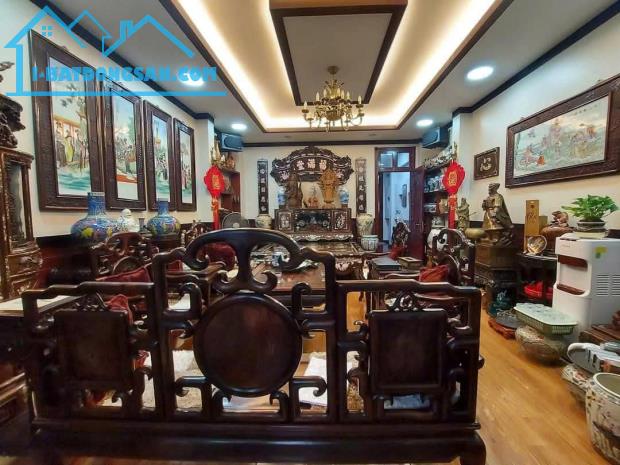 Tân Mai 2 thoáng ô tô tránh, 5 tầng nhà mới, siêu đẹp, dt 89m2, mt 5m, 23.9 tỷ