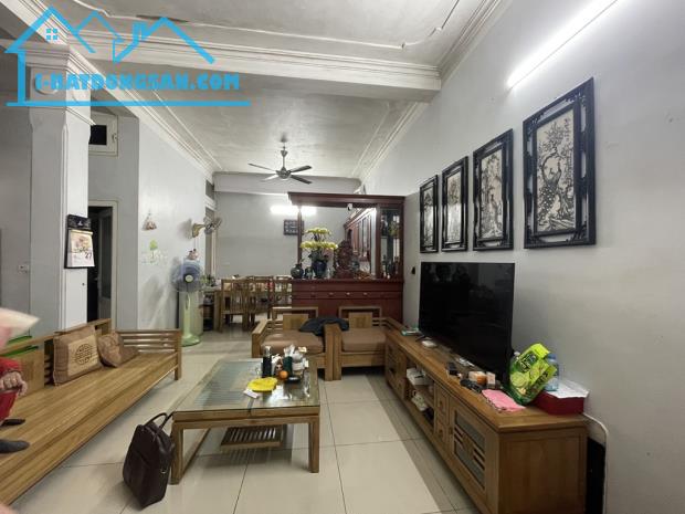 Bán nhà Nguyễn Sơn - DT 60m2 x 4 tầng, 3 nhà ra phố - view trước cực thoáng, an sinh đỉnh - 1