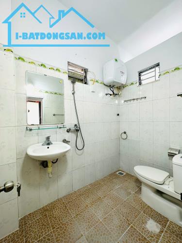 Bán nhà 2 tầng sạch đẹp về ở luôn phố Lãm Khê - 3