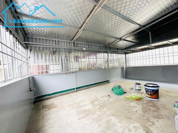 Bán nhà 2 tầng sạch đẹp về ở luôn phố Lãm Khê - 5