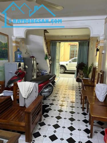 Cho thuê nhà ngõ ôtô phố Nguyễn Ngọc Vũ Cầu Giấy 40m x 4 tầng, giá 11tr/tháng - 1