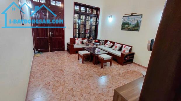 TÔN THẤT TÙNG - ĐỐNG ĐA - DT 82 M2 x 4T - MT 4.4M - 25.5 TỶ - 10M RA PHỐ - NGÕ Ô TÔ-KD TỐT - 1