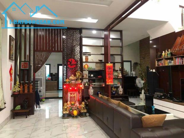 GẤP GẤP CHÍNH CHỦ CẦN RA GẤP CĂN NHÀ 200m2 Đường Cách Mạng Tháng Tám- Phường Quang Vinh- - 3