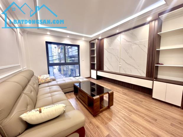 Bán nhà phố Tam trinh, kinh doanh, ô tô, Thang máy, mới kính koong 12.3 tỷ