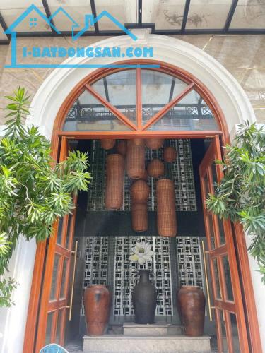 Giá tốt nhất quận 10: 79 tỷ - Sư Vạn Hạnh - P.12 -  Diện tích Đất: 212,1m²-Diện tích - 3