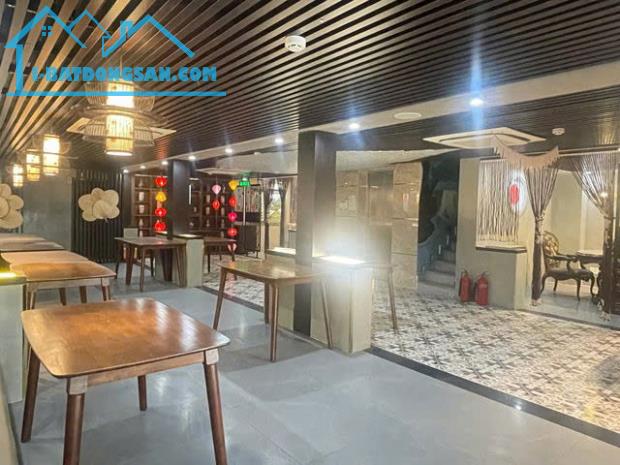 Giá tốt nhất quận 10: 79 tỷ - Sư Vạn Hạnh - P.12 -  Diện tích Đất: 212,1m²-Diện tích - 2