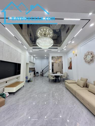Siêu phẩm 6 tầng, Nguyễn Văn Cừ, thang máy, full nội thất xịn xò, 70m MT  5.2m, nhỉnh 12tỷ - 4