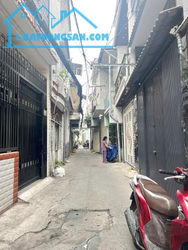 Nhà 2 tầng (4x12.2m vuông vức) sát HXH Âu Dương Lân P3Q8, có 2 PN tầng trệt - 3
