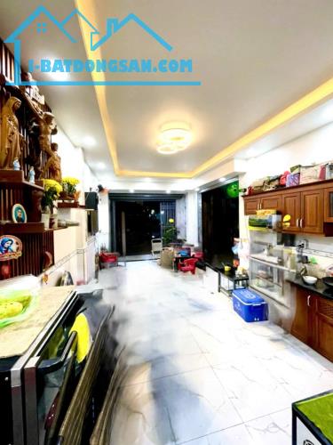 Tân Phú,hẻm ô tô thông, Nhà 3 tầng 64M2, gần MT LBB, giá rẻ. - 2