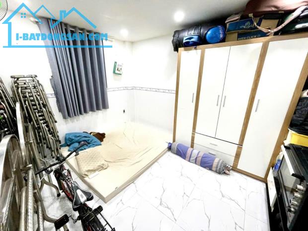 Tân Phú,hẻm ô tô thông, Nhà 3 tầng 64M2, gần MT LBB, giá rẻ. - 3