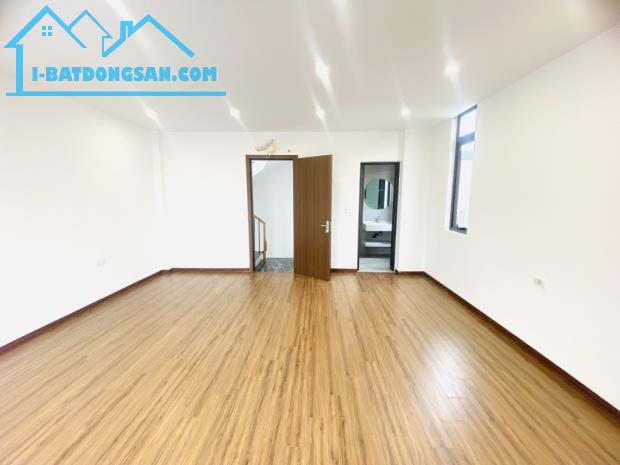 Nhà 5 tầng phố Việt Hưng, lô góc, full nội thất, ô tô cách 10m, 45m, MT 5.3m, nhỉnh 7 tỷ - 4