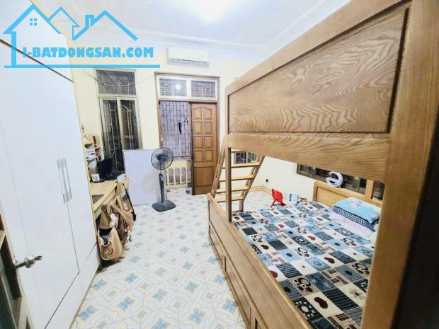 BÁN NHÀ PHỐ TÔN THẤT TÙNG ĐỐNG ĐA 60M*3T, MT 5.4M ,NGÕ RỘNG, GẦN PHỐ - 1