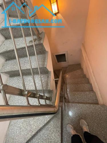 Bán Nhà Võ Thị Sáu 20M x 4T, MT: 4M Giá 5,5 Tỷ. Phân lô, 20M ra ô tô - 4
