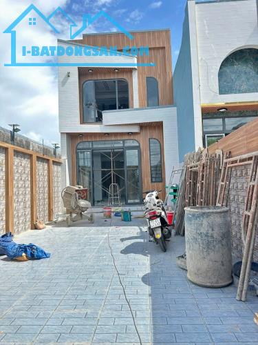 Bán nhà Thuộc phước bình phước tỉnh Long đất brvt Mặt đường nhựa 8M Giá Chỉ 2ty100
