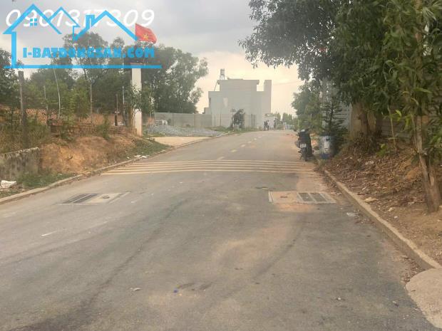 Chính chủ cần tiền bán gấp đất và nhà 2 căn cấp 4 Phường Tân Bình, Dĩ An, Bình Dương - 3