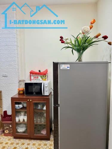 Cho thuê căn hộ khu tập thể 6A Chương Dương, Hoàn Kiếm 80m, 2 ngủ, đủ đồ giá 12tr - 2