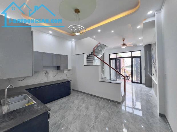 Bán nhà 1 Trệt 1 Lầu Bửu Hòa,đường 2 ô tô,gần chợ Đồn,giá siêu hot