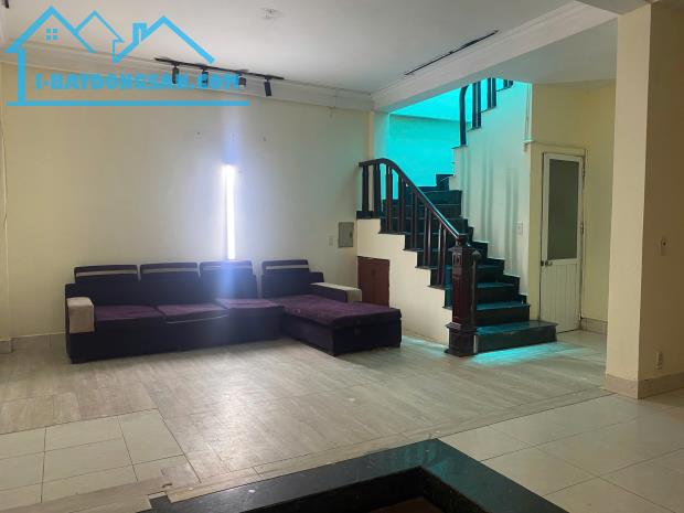 Cho thuê nhà ngõ 191 Minh Khai, 2 tầng x 50m2, 2 ngủ, 10 Triệu - ưu tiên hộ gia đình