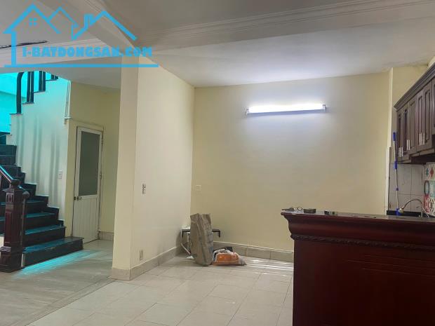 Cho thuê nhà ngõ 191 Minh Khai, 2 tầng x 50m2, 2 ngủ, 10 Triệu - ưu tiên hộ gia đình - 1