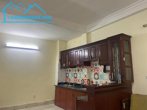 Cho thuê nhà ngõ 191 Minh Khai, 2 tầng x 50m2, 2 ngủ, 10 Triệu - ưu tiên hộ gia đình - 4