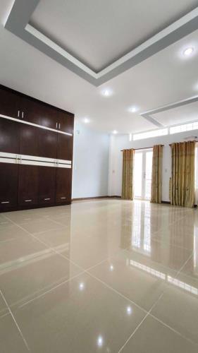 LÊ VĂN SỸ - ĐẸP NGANG 5m x 15m - XÂY 5 TẦNG - Ô TÔ ĐỂ BÊN TRONG- CHỦ XÂY TÂM HUYẾT - SẴN - 4