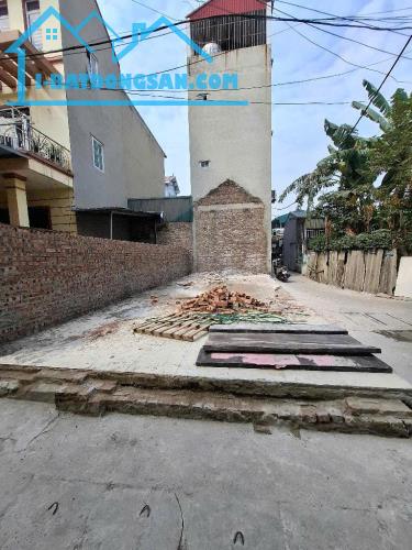 LÔ GÓC - ĐẤT Ỷ LA DƯƠNG NỘI -DT 50M - NGÕ NÔNG Ô TÔ CỰC GẦN XÂY 5 TẦNG QUÁ ĐẸP - 2