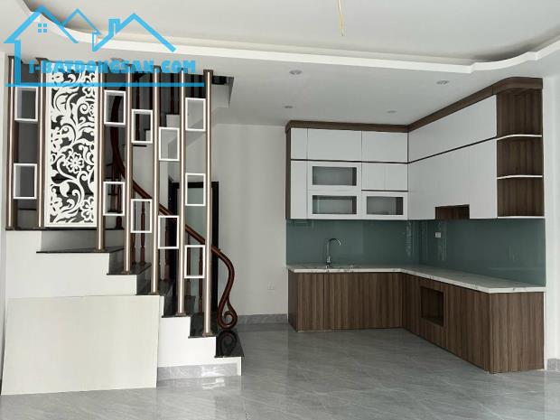NHÀ đẹp, 10m ra phố ĐỘI CẤN, Trung Tâm Ba Đình. 34m² x 4 tầng. Sổ trao tay 8 tỷ - 2