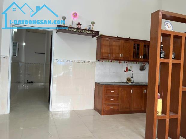 Bán nhà mặt tiền đường Hà Duy Phiên, Phường Hòa Xuân, Quận Cẩm Lệ, giá chỉ 3 tỷ 750 tl
