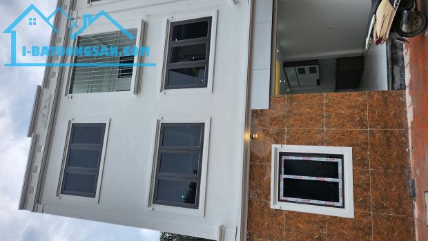 Chỉ hơn 3 tỷ có ngay căn nhà 3 tầng 51m mới đẹp long lanh tại Tiền Phong, Mê Linh