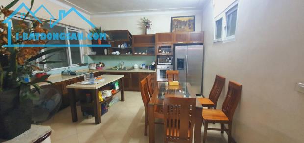 Bán Nhà Lý Nam Đế. Hoàn Kiếm. Thang Máy. Ô Tô. . DT 106m2. MT 6,6m. Giá 54,8 Tỷ. - 2