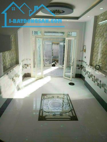 Bán gấp nhà đẹp ở ngay An Dương Vương, xe hơi ngủ nhà, 80m2, 3T, SHR, HCĐ, chỉ 7.9 tỷ.