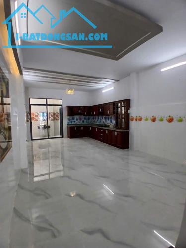 Bán Nhà Mặt Tiền,Khu Tên Lửa,BTĐB,Bình Tân 90m2 /4,5m x 20m x 4 Tầng - 12,8 Tỷ TL - 3