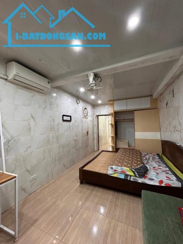 Bán nhà quận thanh xuân vị trí cực đẹp ven hồ, sầm uất - 2