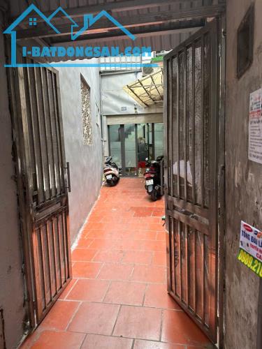 BÁN ĐẤT TẶNG NHÀ THANH NHÀN, NGÕ THOÁNG,XÂY CCMN, 72M2 GIÁ 11.X TỶ - 2