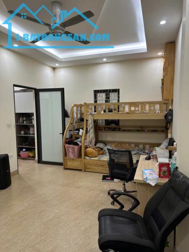BÁN ĐẤT TẶNG NHÀ THANH NHÀN, NGÕ THOÁNG,XÂY CCMN, 72M2 GIÁ 11.X TỶ