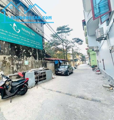 NHÀ ĐẸP PHỐ THANH AM - 50M2 - 3 TẦNG - VÀI BƯỚC RA MẶT PHỐ - Ô TÔ ĐỖ NGÀY ĐÊM - 4
