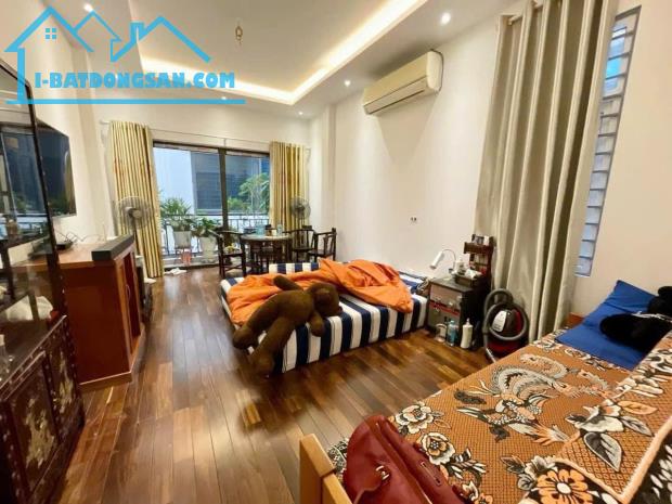NHÀ ĐẸP PHỐ THANH AM - 50M2 - 3 TẦNG - VÀI BƯỚC RA MẶT PHỐ - Ô TÔ ĐỖ NGÀY ĐÊM - 1