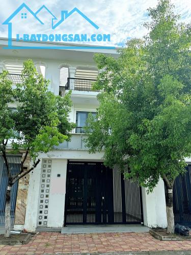Bán nhà đối diện công viên 1 trệt 2 lầu khu đô thị Hưng Phú - 2