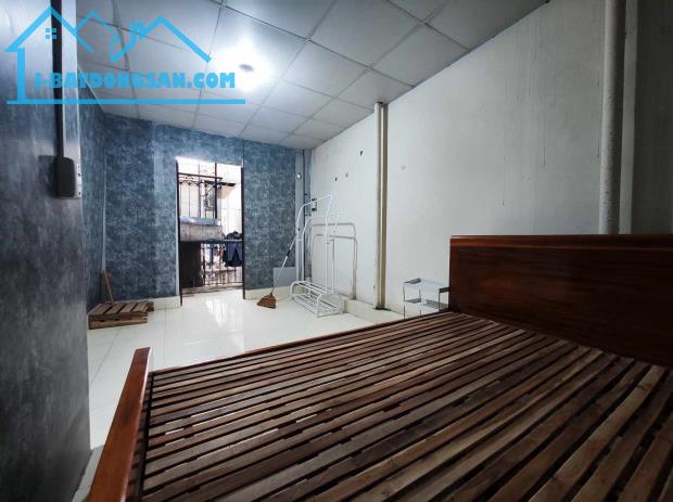 CHO THUÊ NHÀ NGUYÊN CĂN PHỐ TÔN ĐỨC THẮNG, ĐỐNG ĐA, CỰC GẦN PHỐ, CHỈ 4.2 TRIỆU - 2