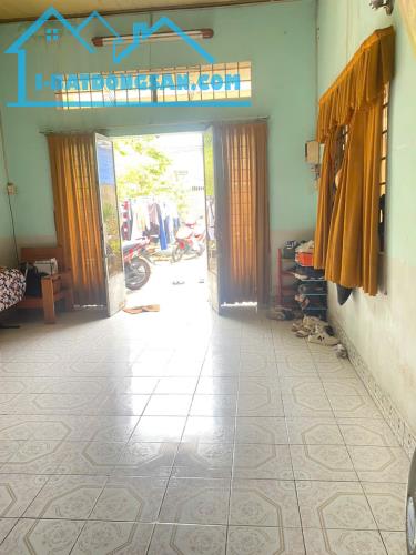 NGƯỜI QUEN GỬI BÁN CĂN NHÀ CẤP 4 GẦN TRƯỜNG LÊ HỒNG PHONG