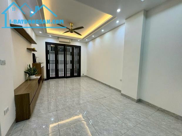 Cho thuê lâu dài nhà 5 tầng, nhà mới,nội thất mới ,oto đỗ cửa ngõ 462 Ngọc Thuỵ, Long Biên - 1
