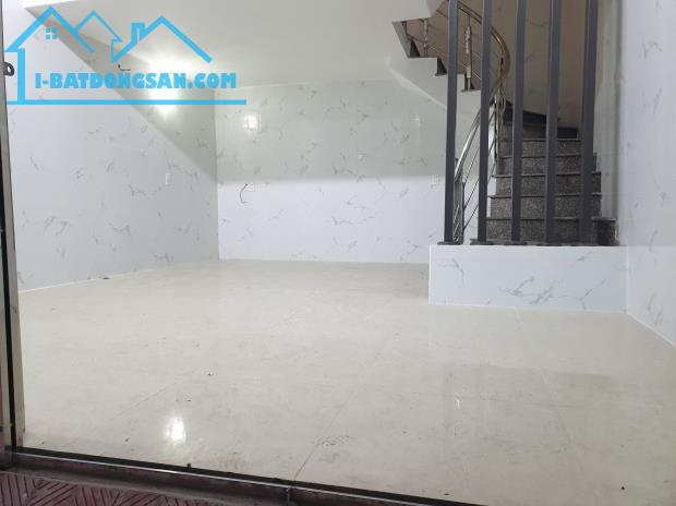 BÁN NHÀ 1.35 TỶ 3 TẦNG 30M2 NGÕ CỰC NGẮN ĐƯỜNG BẾN NGỰ